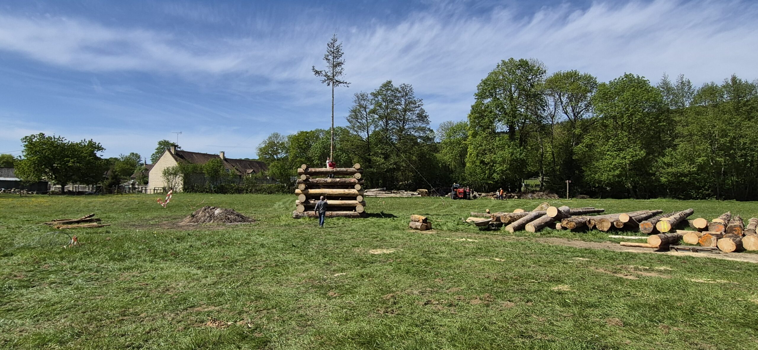 Lire la suite à propos de l’article Les préparatifs de la Saint-Jean ont commencé !