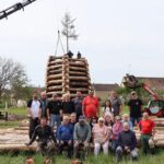 Montage du bûcher de la St Jean